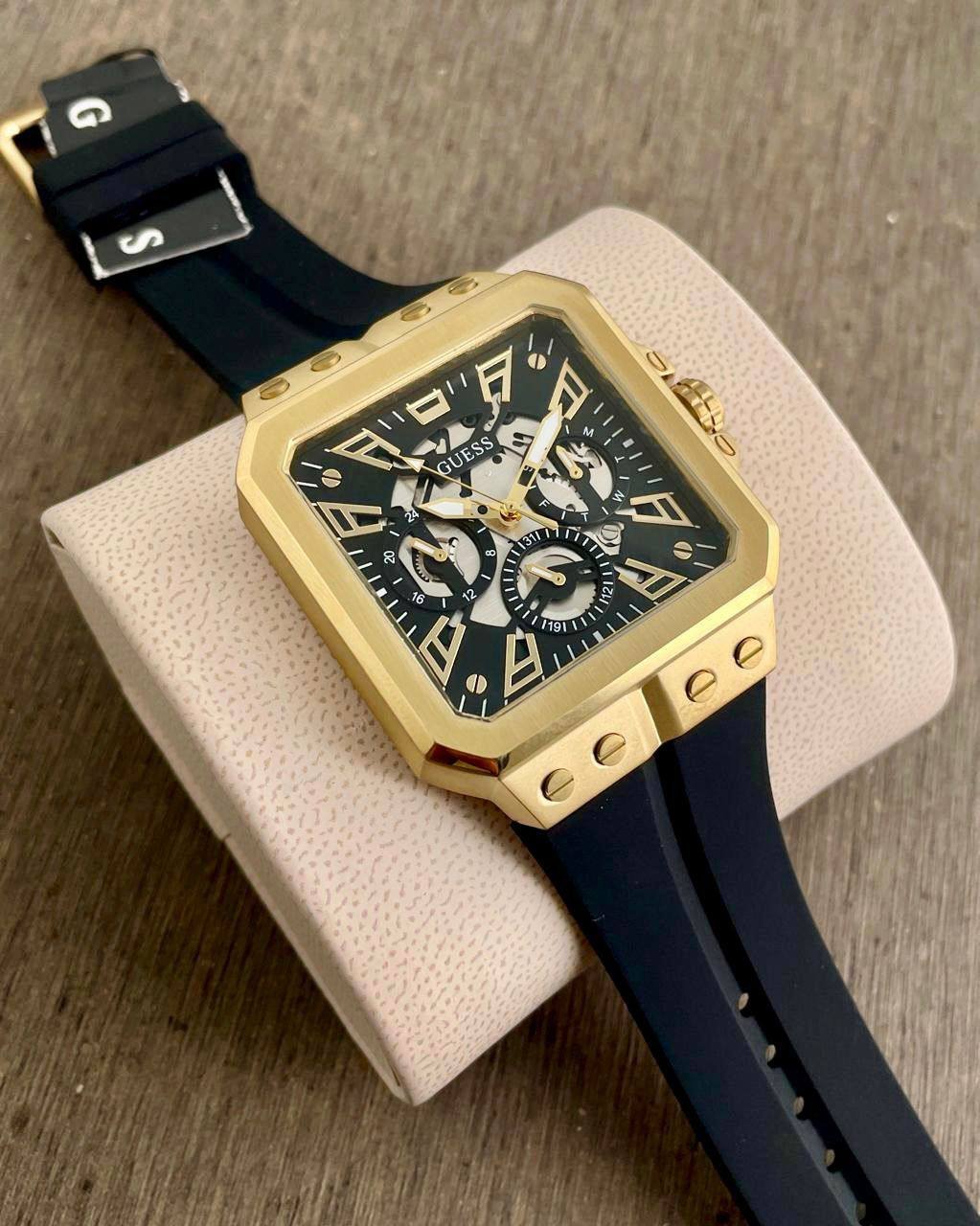 GUESS MEN’S GW0637G2